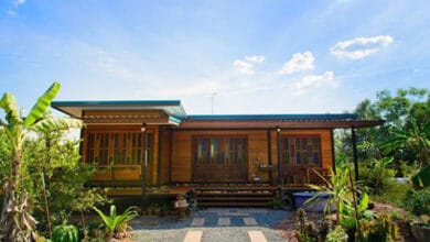 บ้านน็อคดาวน์ แบบไม้ชั้นเดียว 2 ห้องนอน 3 ห้องน้ำ ได้กลิ่นอายของความเป็นเรือนไทย