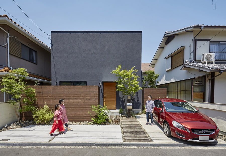 บ้านหน้าแคบ สไตล์ญี่ปุ่นแบบโมเดิร์น ฟังก์ชันการทำงานแบบครบครัน