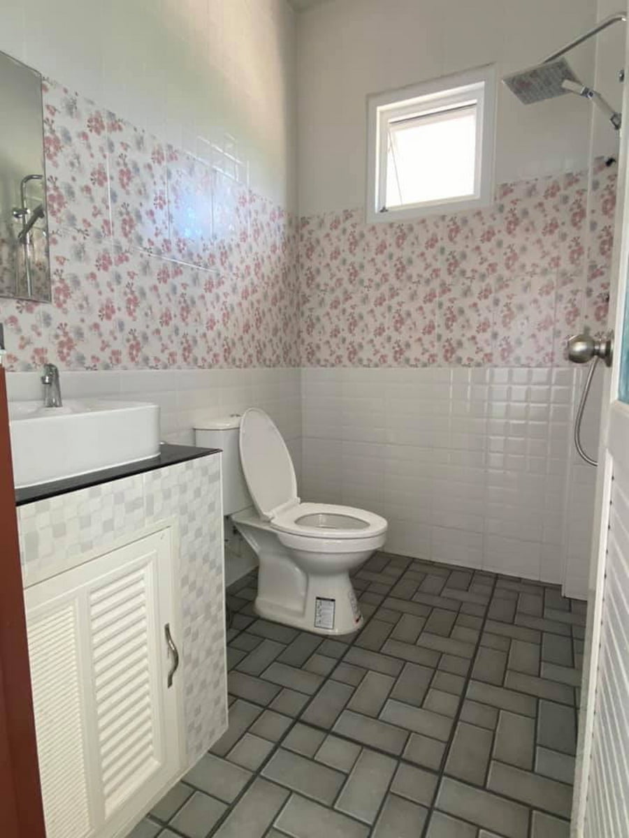 บ้านสไตล์ร่วมสมัยคอนเทมโพรารี ห้องน้ำ